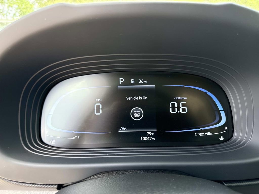 Used 2024 Hyundai Venue SEL FWD image 27