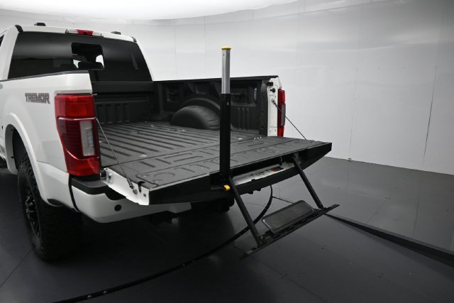 Certified 2022 Ford F250 Lariat w/ Tremor Off-Road Package AWD/4WD image 41