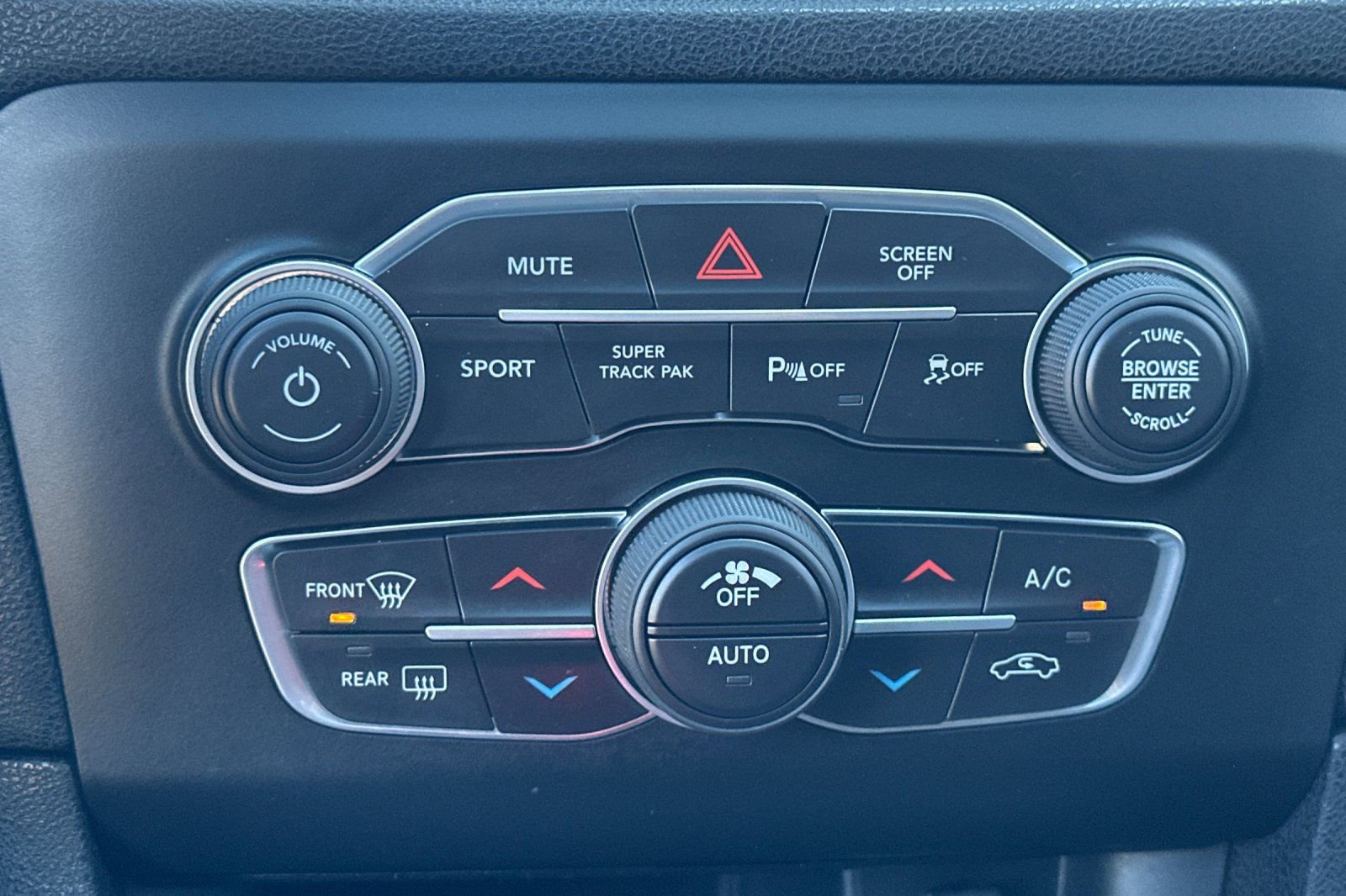 Used 2022 Dodge Charger R/T w/ Harman/Kardon Audio Group image 24