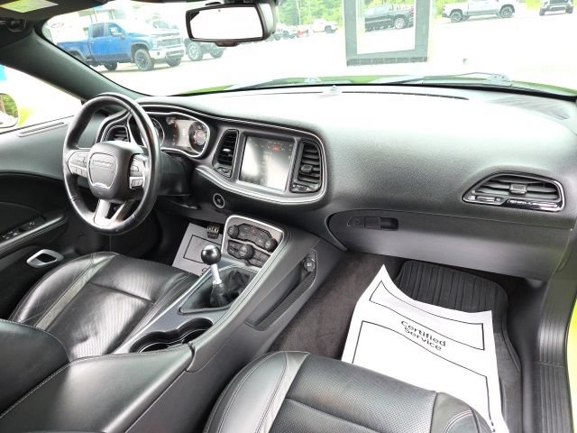 Used 2015 Dodge Challenger R/T Plus RWD image 38