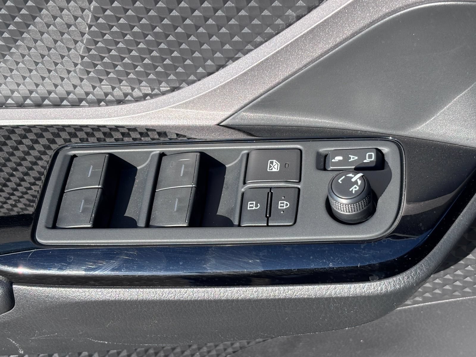 Used 2022 Toyota C-HR Nightshade FWD image 18