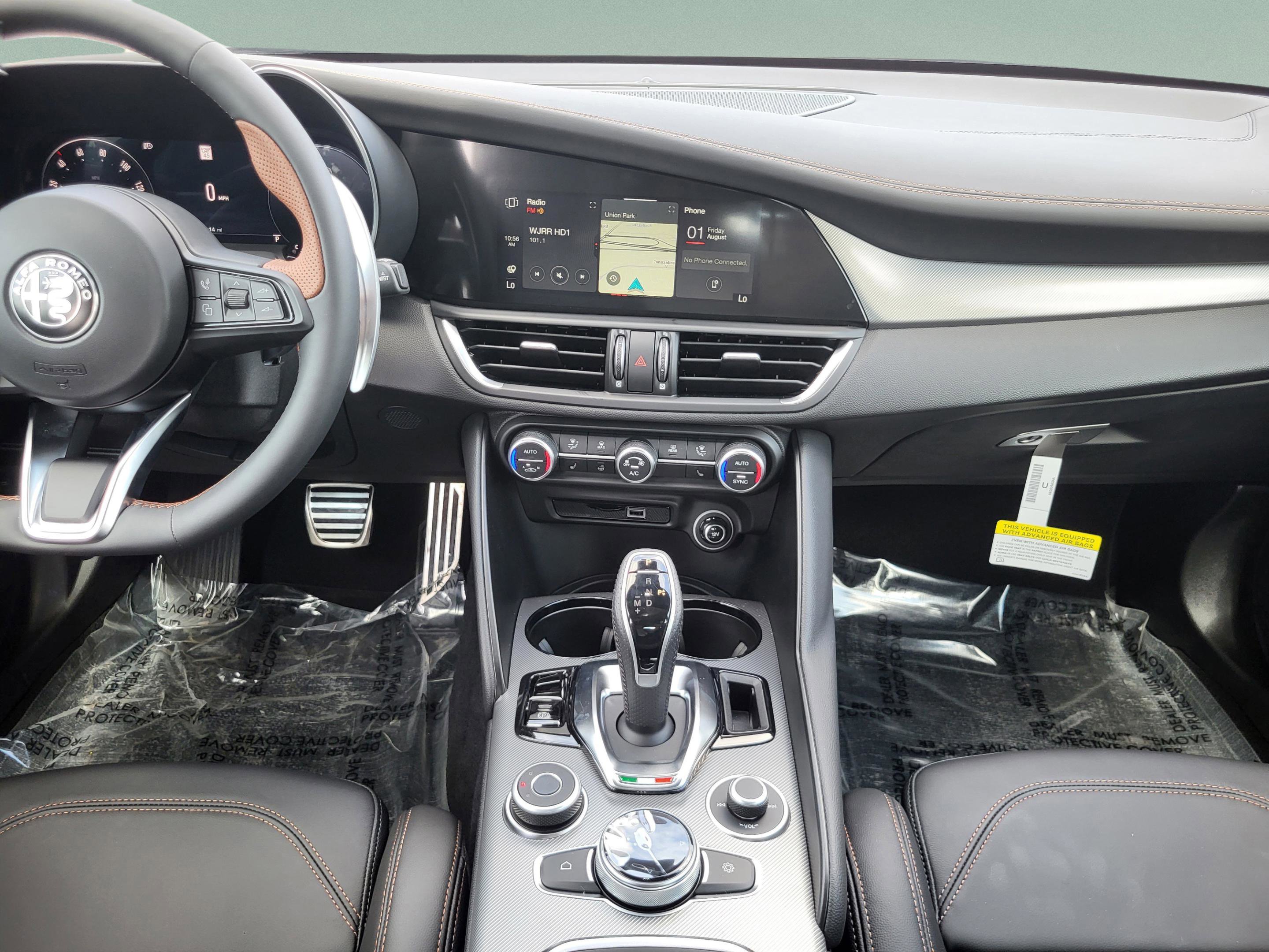 New 2025 Alfa Romeo Giulia w/ Driving Assist Package image 40