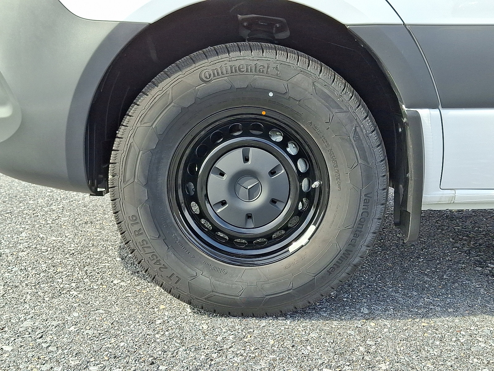 Used 2024 Mercedes-Benz Sprinter 2500 image 11