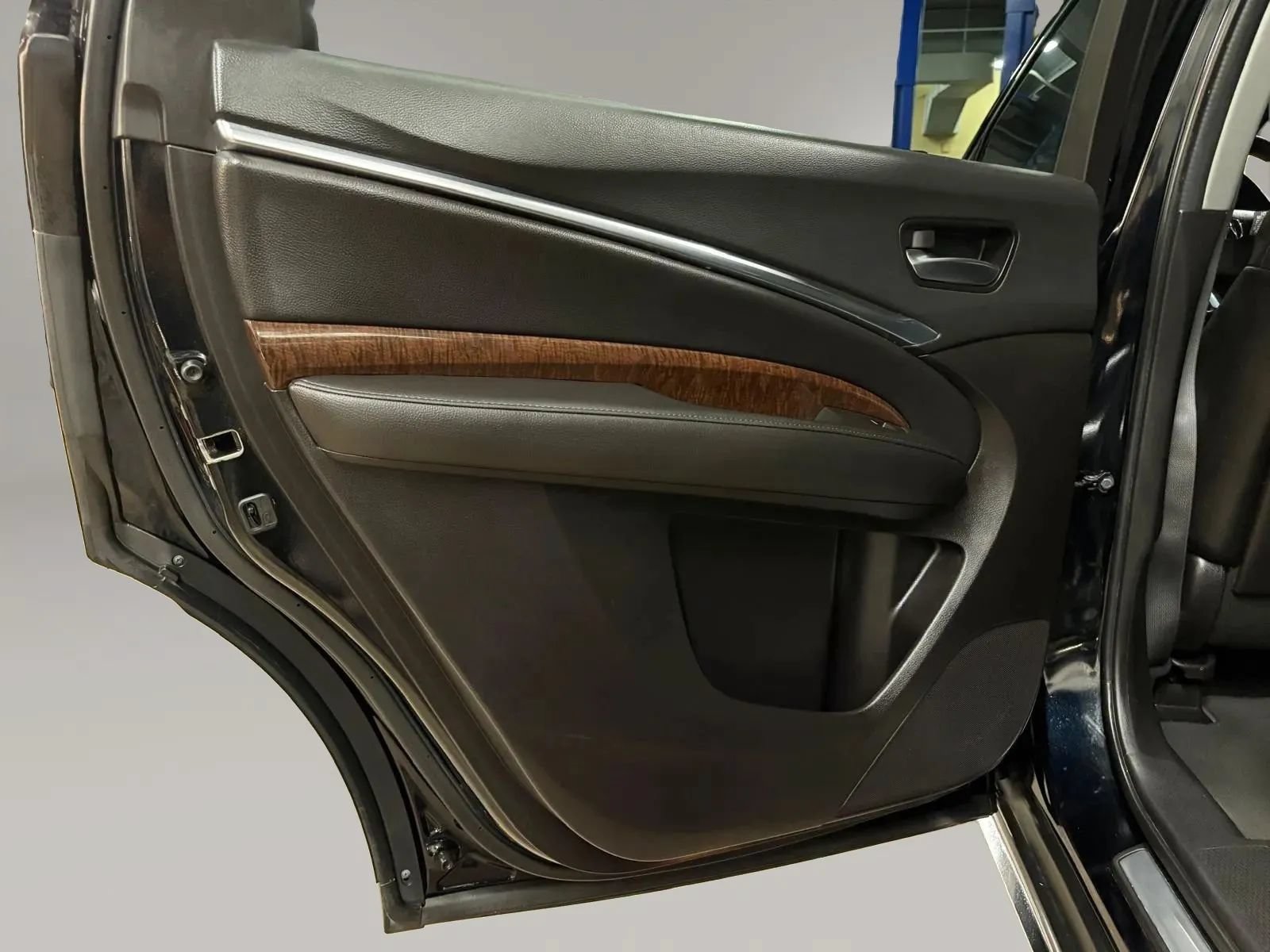Used 2020 Acura MDX SH-AWD image 28