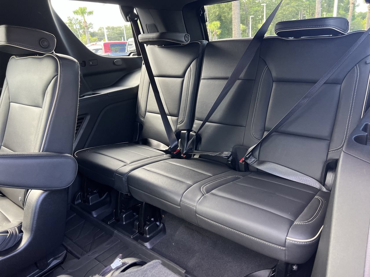 Used 2023 Chevrolet Tahoe Premier AWD/4WD image 33