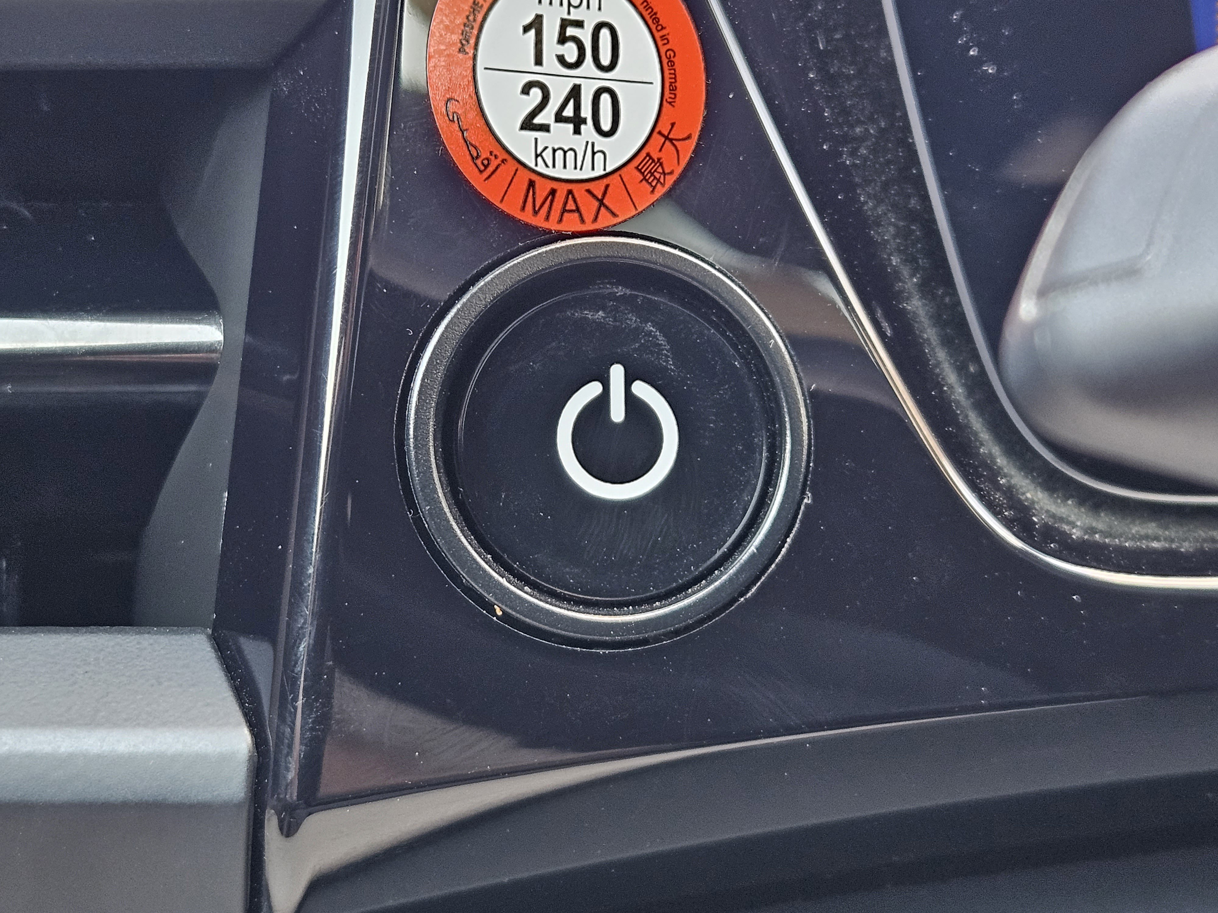 Certified 2025 Porsche Macan 4 Electric image 21