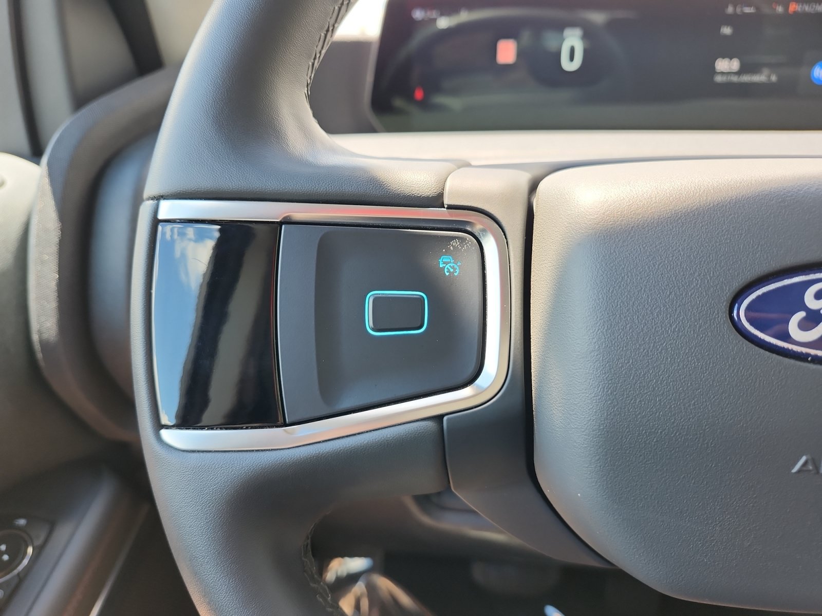 Used 2025 Ford Expedition Active RWD image 26