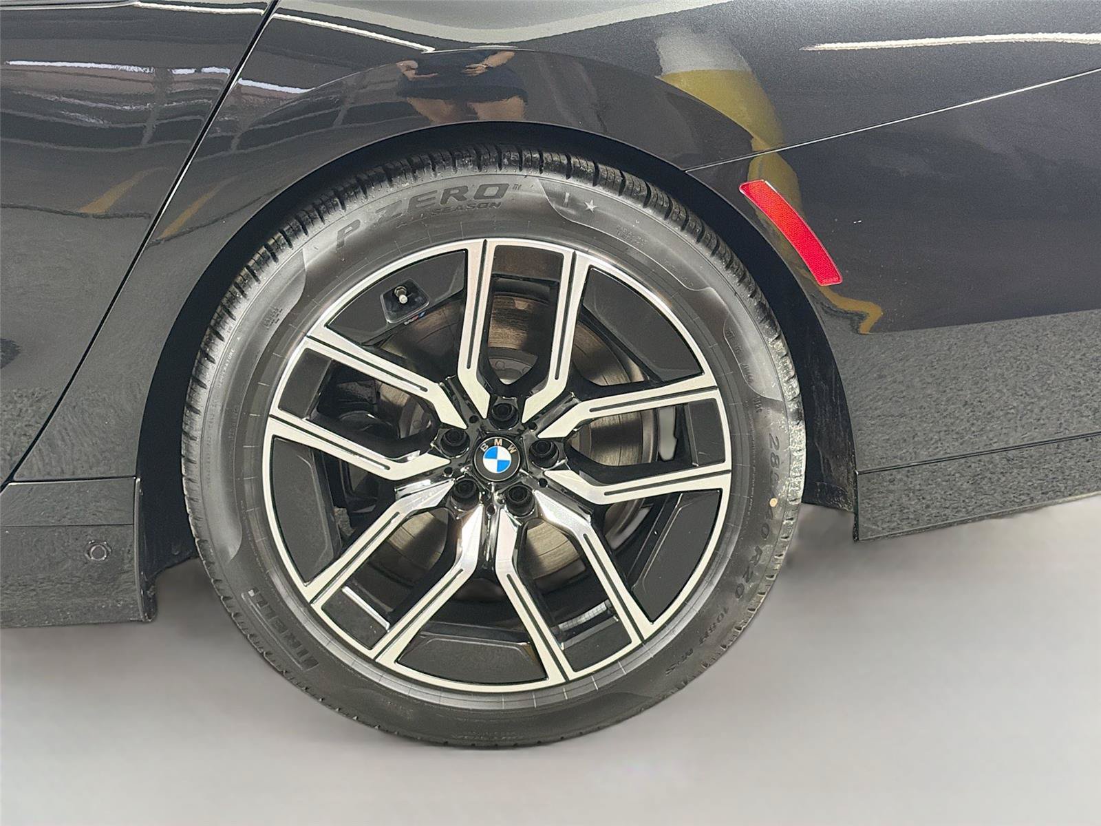 New 2026 BMW 750e xDrive w/ Executive Package AWD/4WD image 28