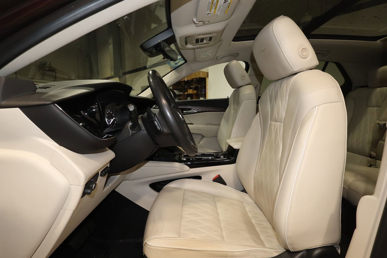 Used 2021 Buick Envision Avenir w/ Technology Package II image 23