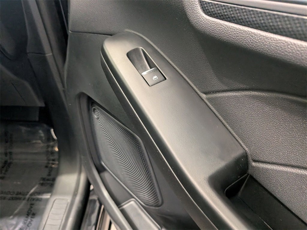 Used 2025 Ford Escape ST-Line image 24