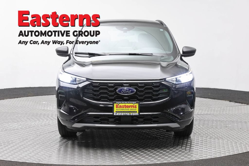 Used 2024 Ford Escape ST-Line AWD/4WD image 2