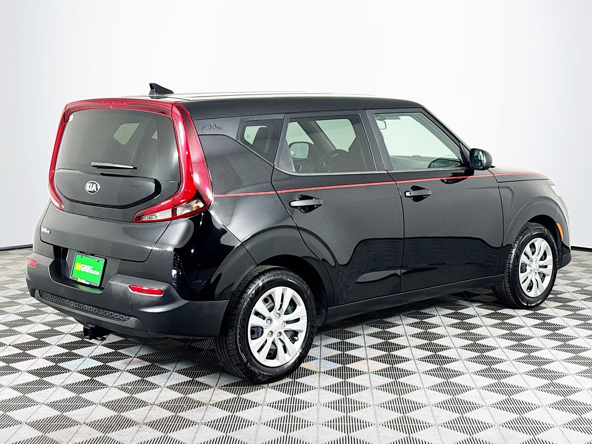 Used 2021 Kia Soul LX image 10