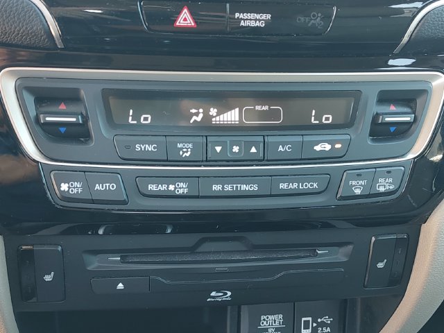 Used 2020 Honda Pilot Touring image 16