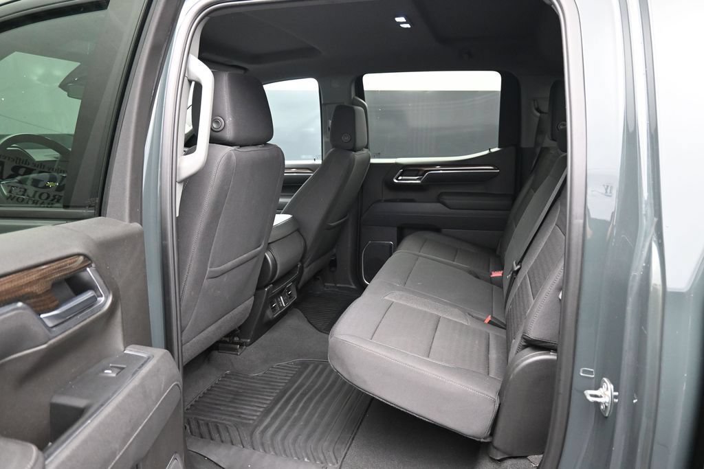 Used 2025 Chevrolet Silverado 1500 LT AWD/4WD image 14