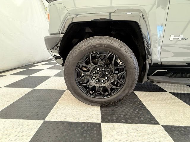 Used 2024 GMC Hummer EV 2X w/ LPO, Illumination Package image 12