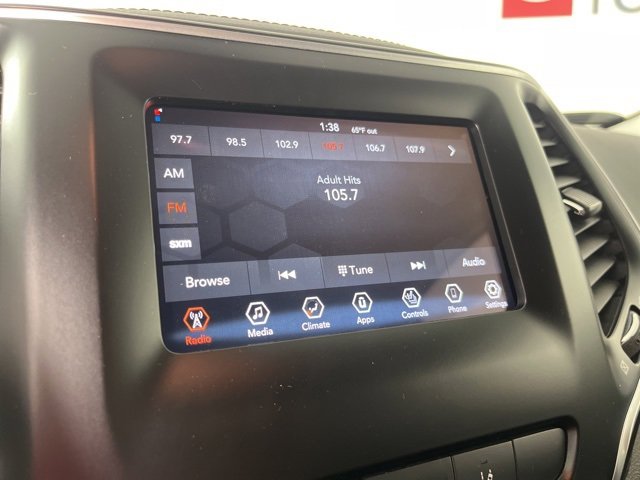 Used 2021 Jeep Cherokee Latitude Plus image 11