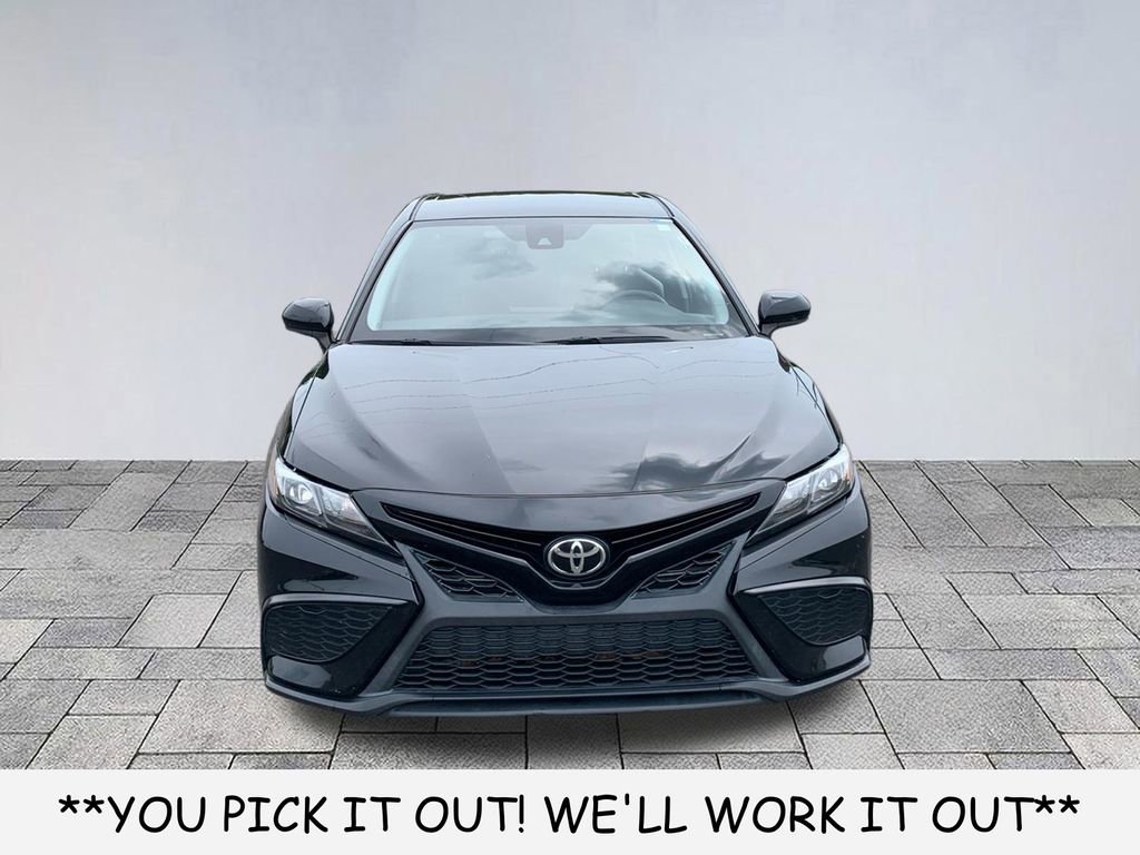 Used 2021 Toyota Camry SE FWD image 2