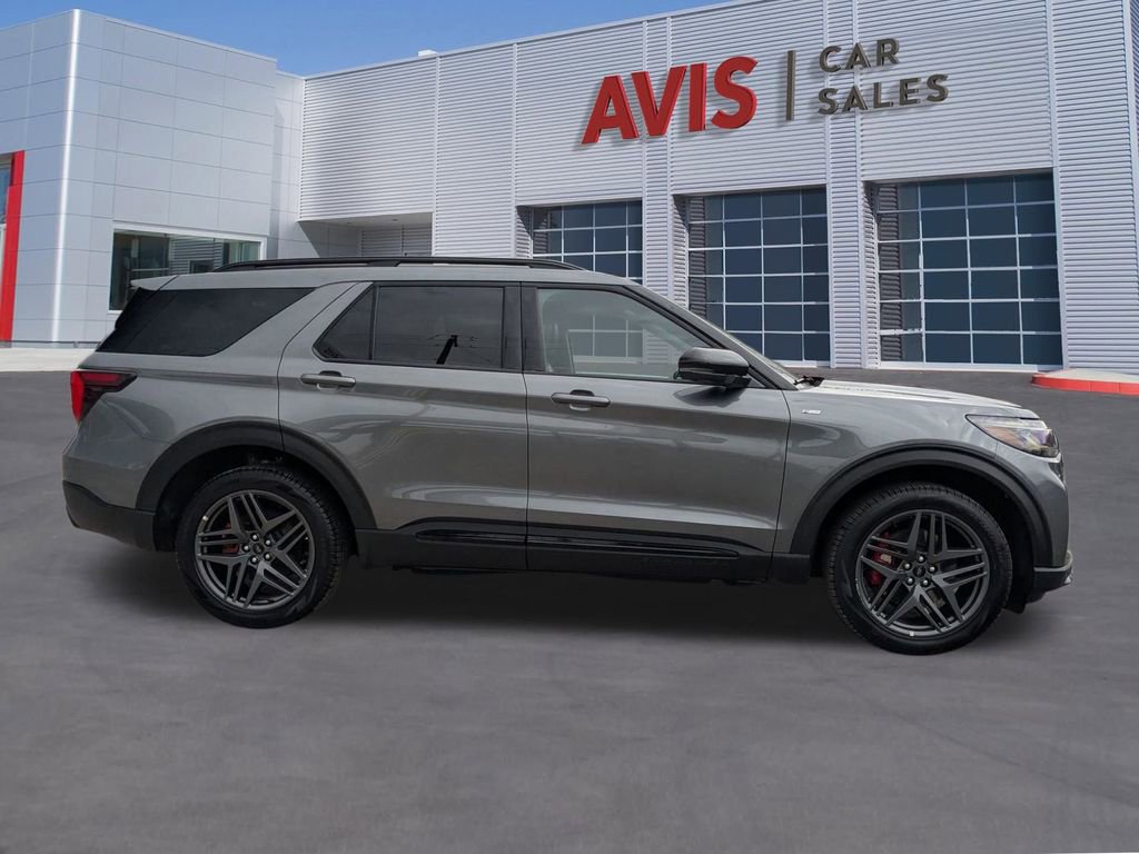 Used 2025 Ford Explorer ST-Line w/ ST-Line Street Pack image 7