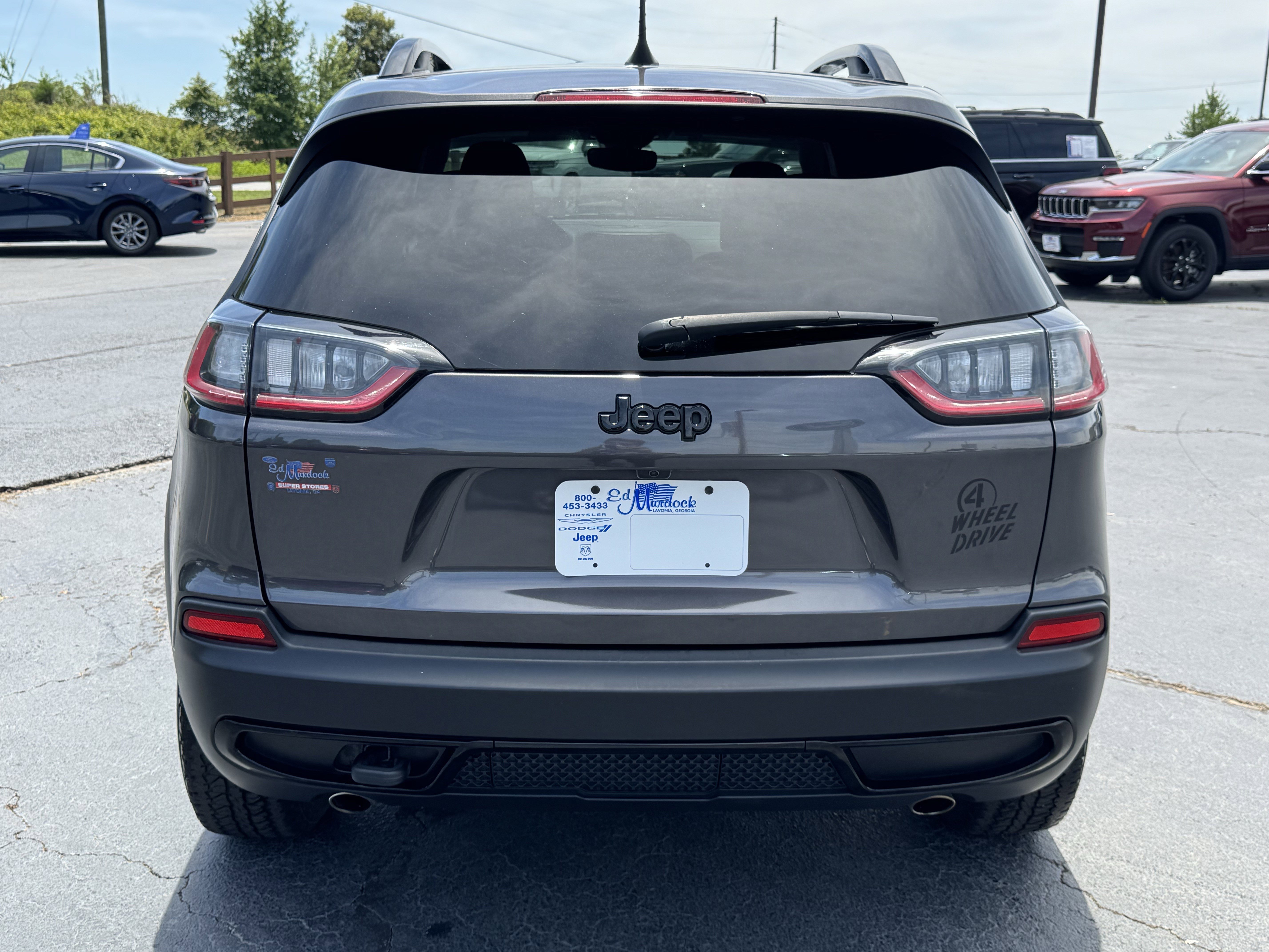 Used 2022 Jeep Cherokee Latitude AWD/4WD image 6