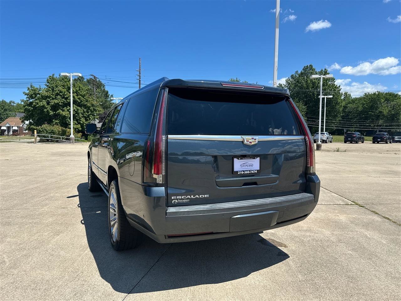 Used 2019 Cadillac Escalade ESV Platinum AWD/4WD image 27