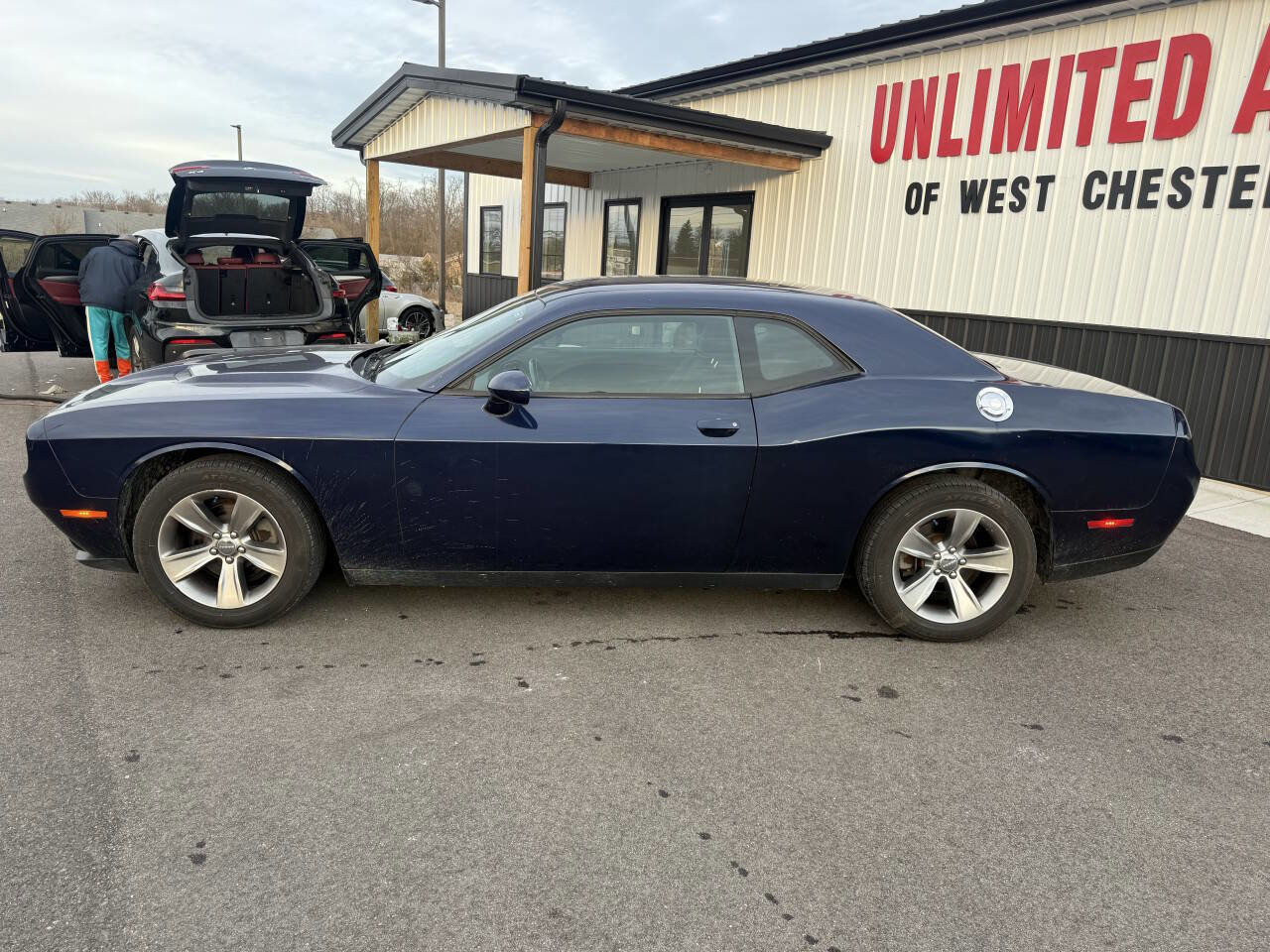 Used 2016 Dodge Challenger SXT image 13