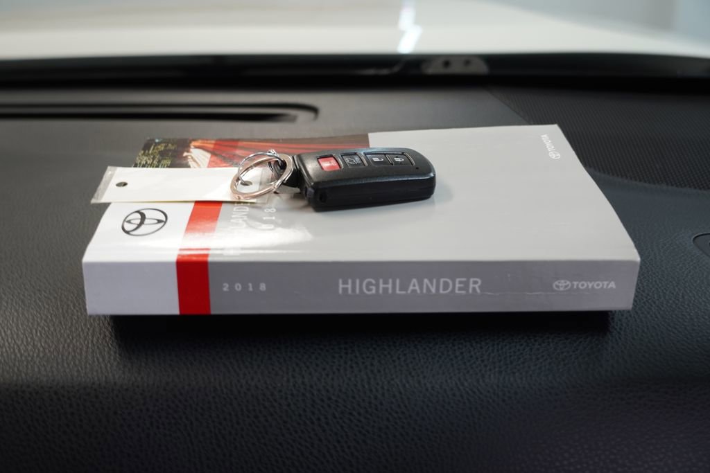 Used 2018 Toyota Highlander SE image 40