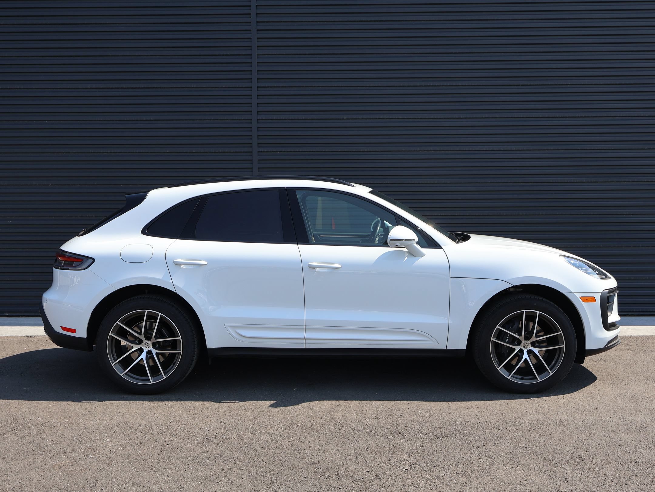 Certified 2026 Porsche Macan AWD/4WD image 38