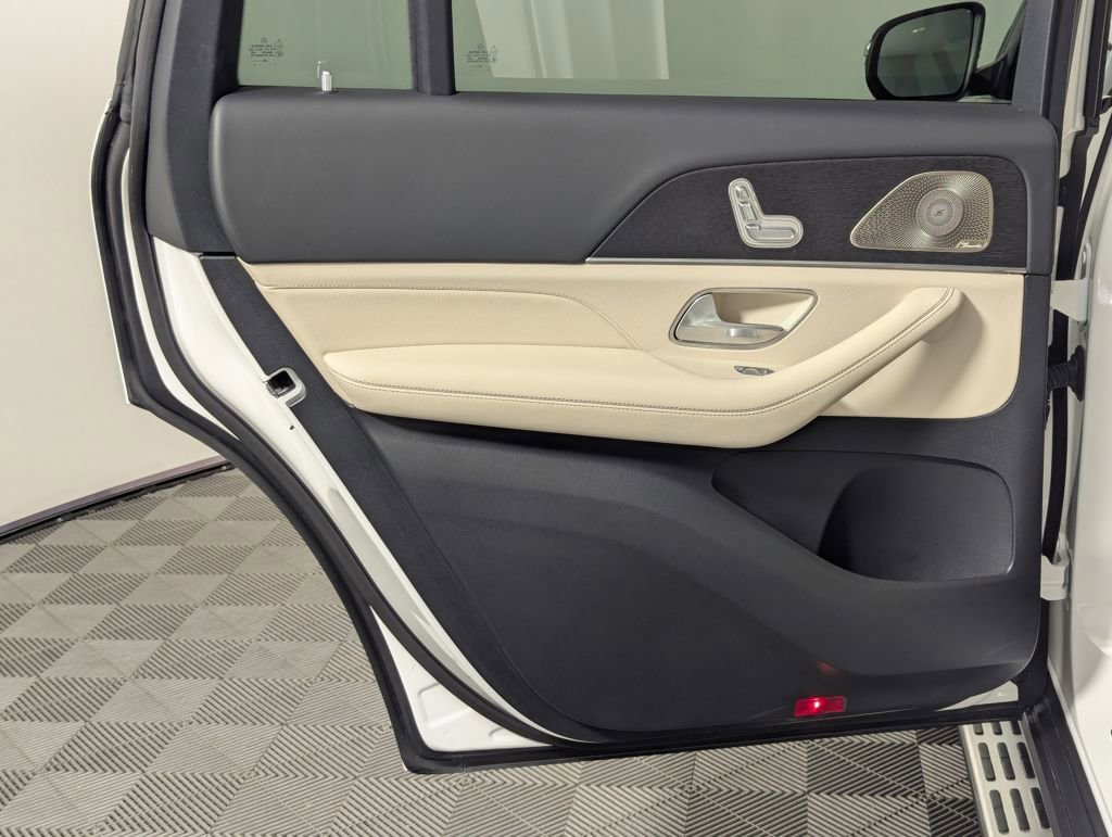 Used 2025 Mercedes-Benz GLS 450 4MATIC image 55