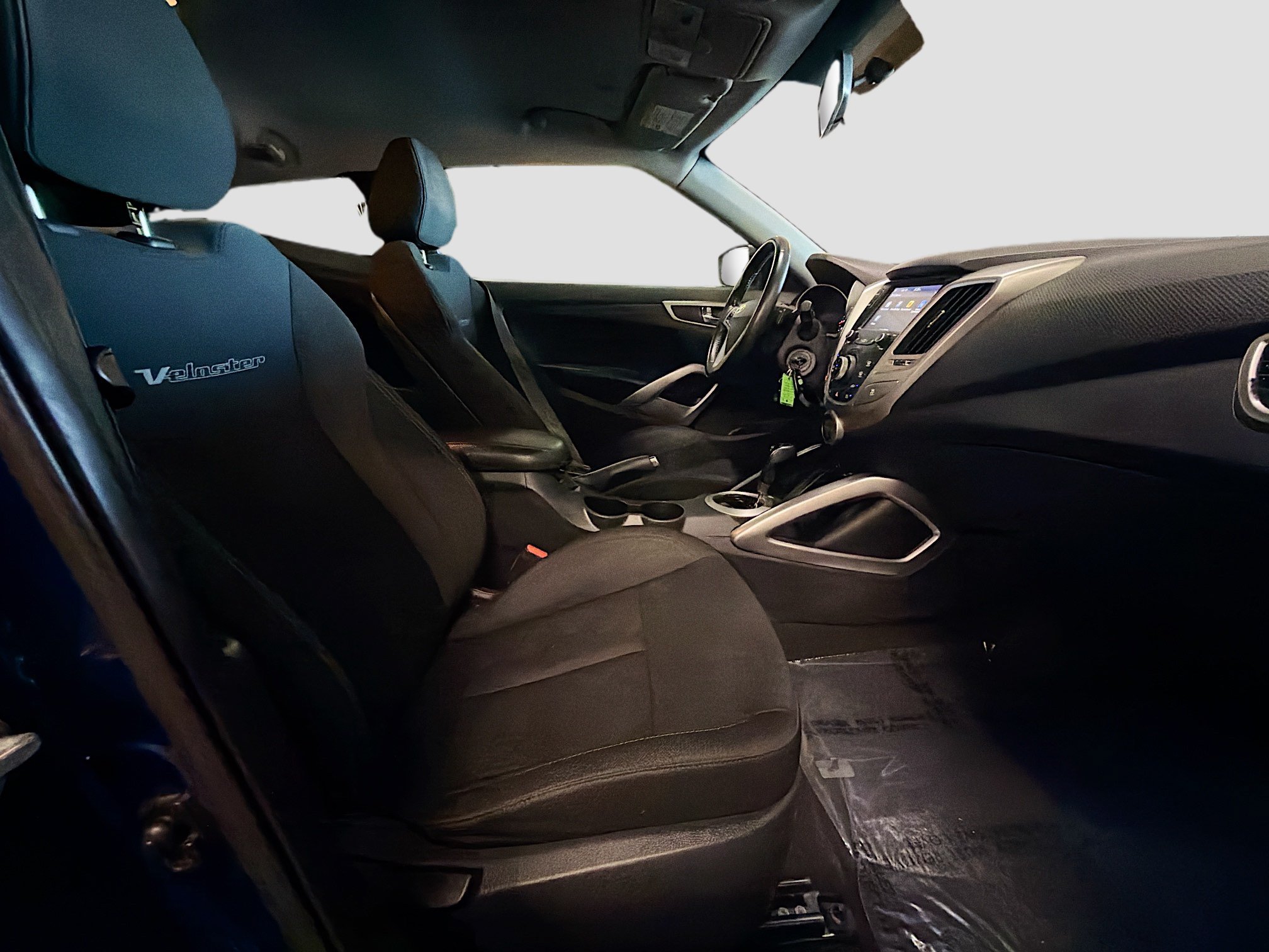 Used 2017 Hyundai Veloster FWD image 26