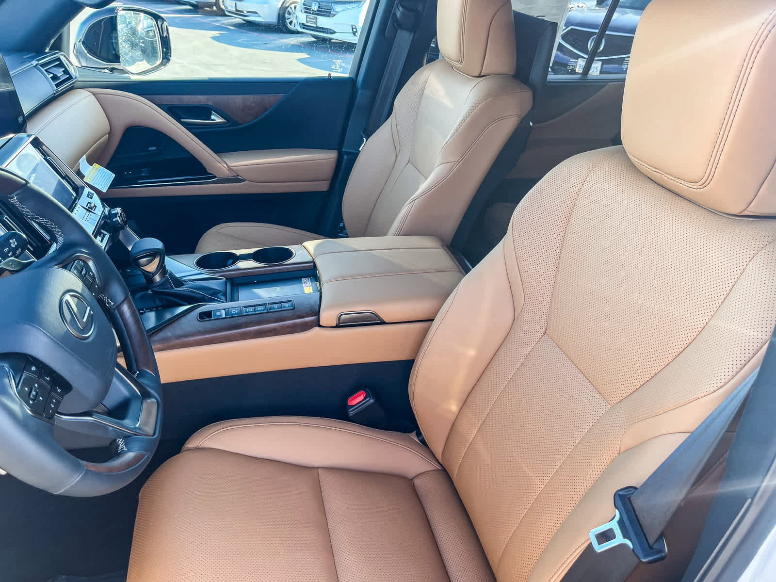 New 2026 Lexus LX 600 4WD w/ Luxury Package image 18