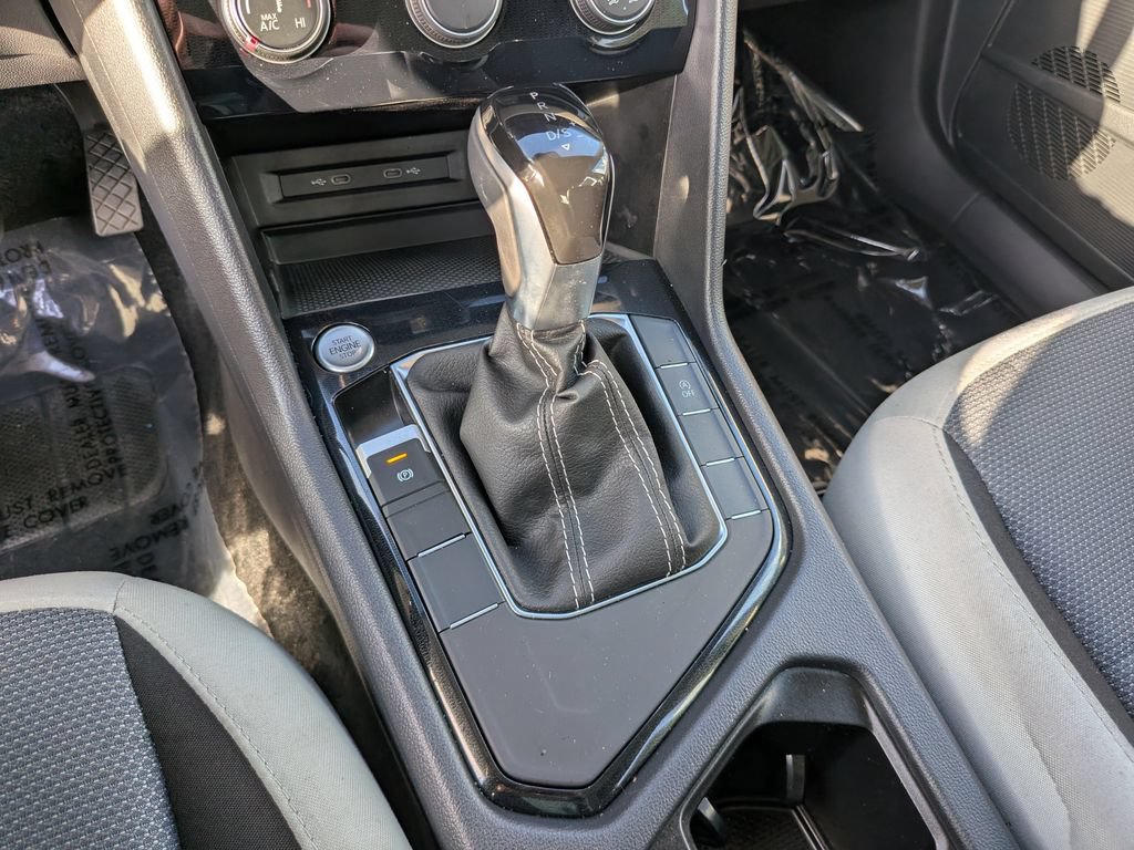 Certified 2025 Volkswagen Taos S FWD image 21