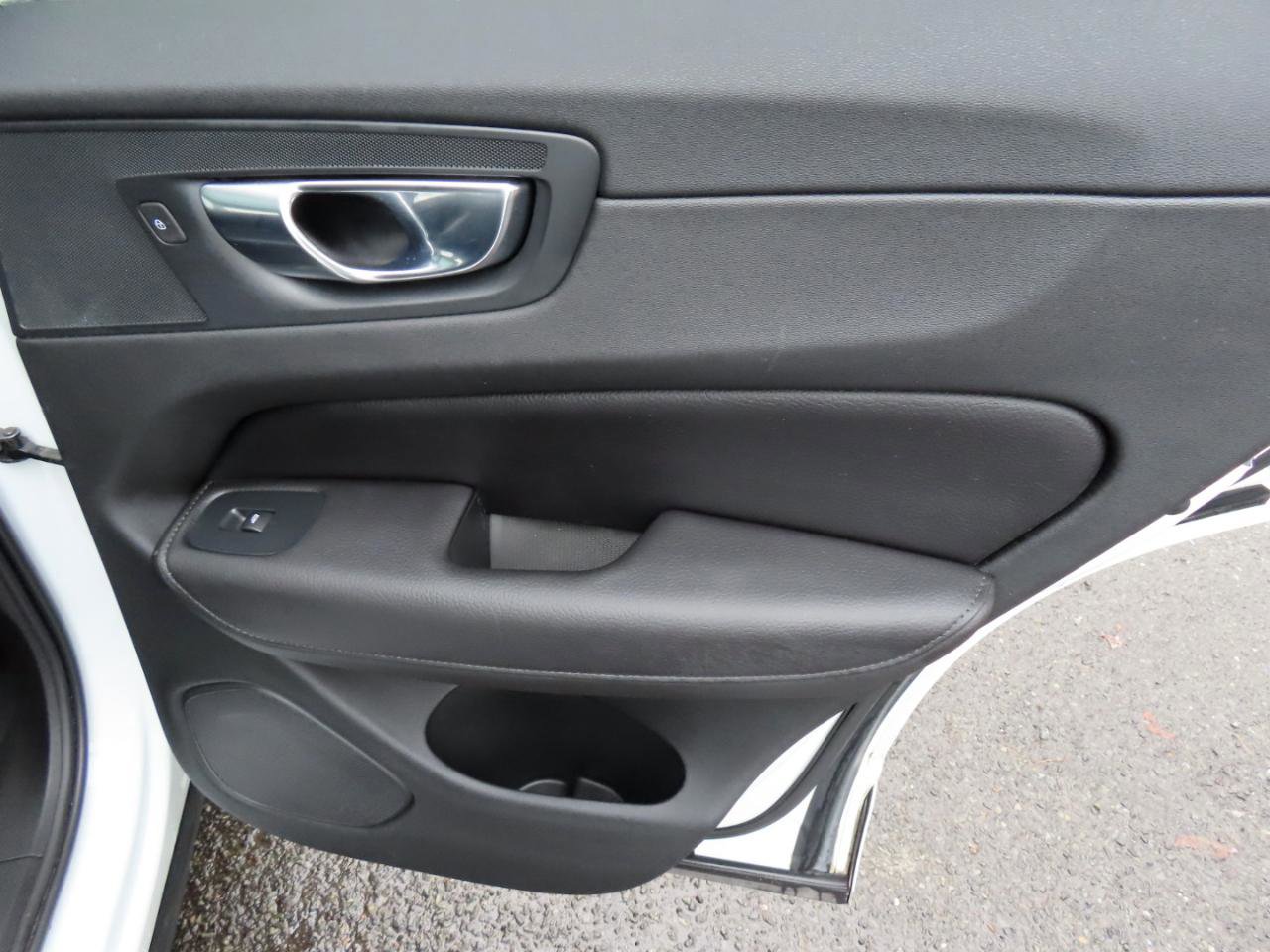 Used 2020 Volvo XC60 T5 Inscription w/ Protection Package image 15