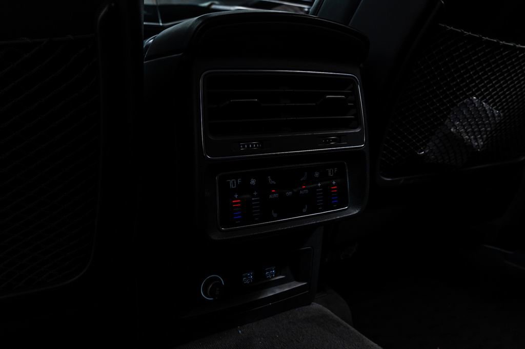 Used 2019 Audi Q8 Prestige AWD/4WD image 31