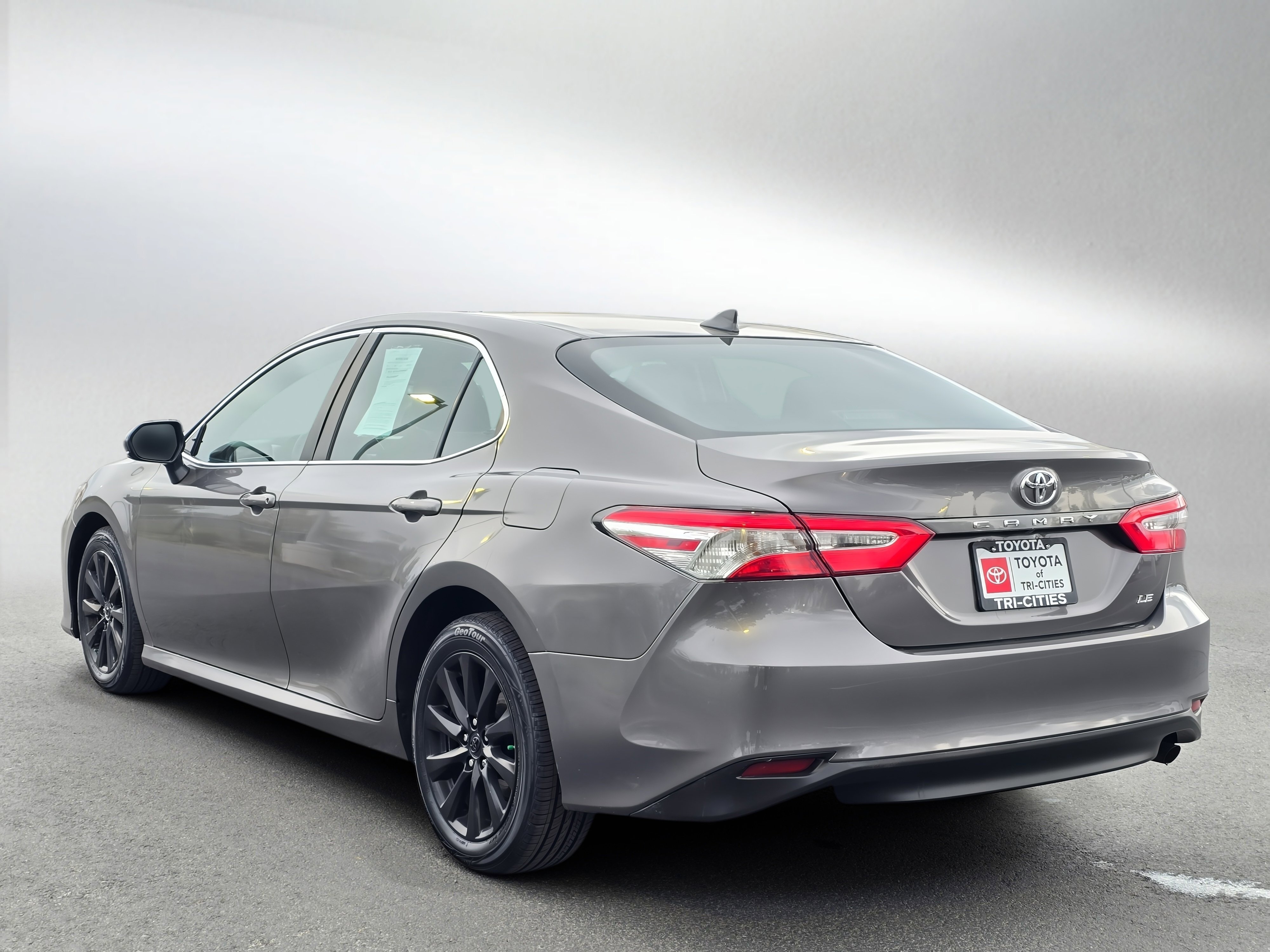 Used 2019 Toyota Camry LE FWD image 3