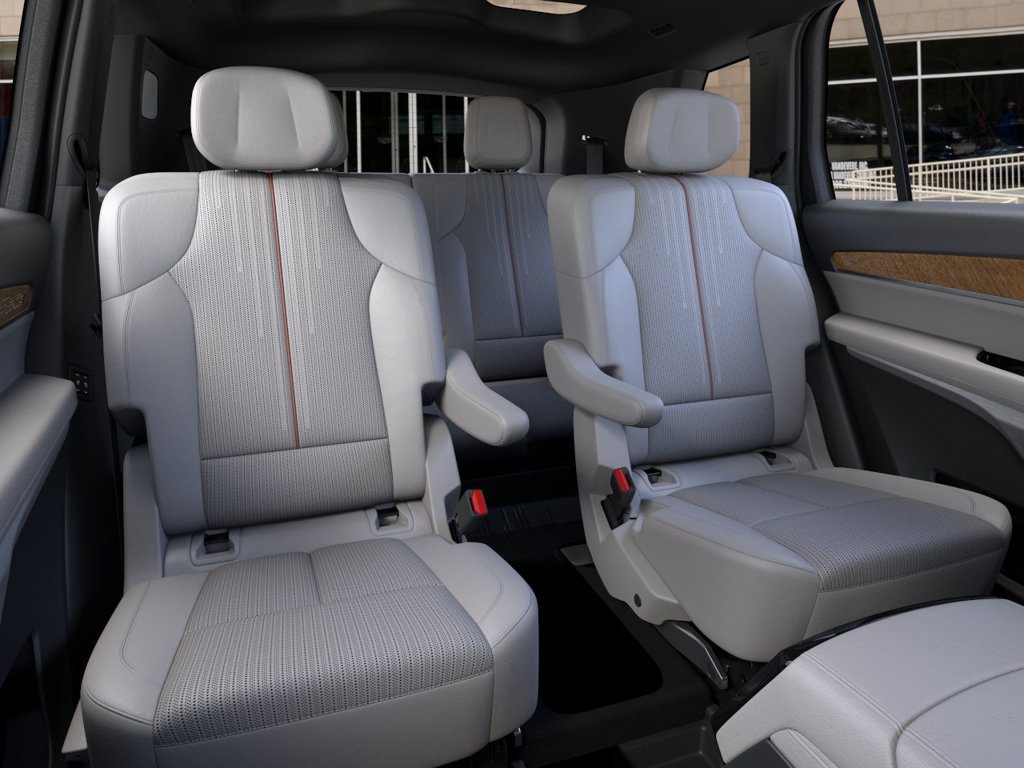 New 2027 Cadillac Vistiq Sport w/ LPO, Trailering Package AWD/4WD image 19