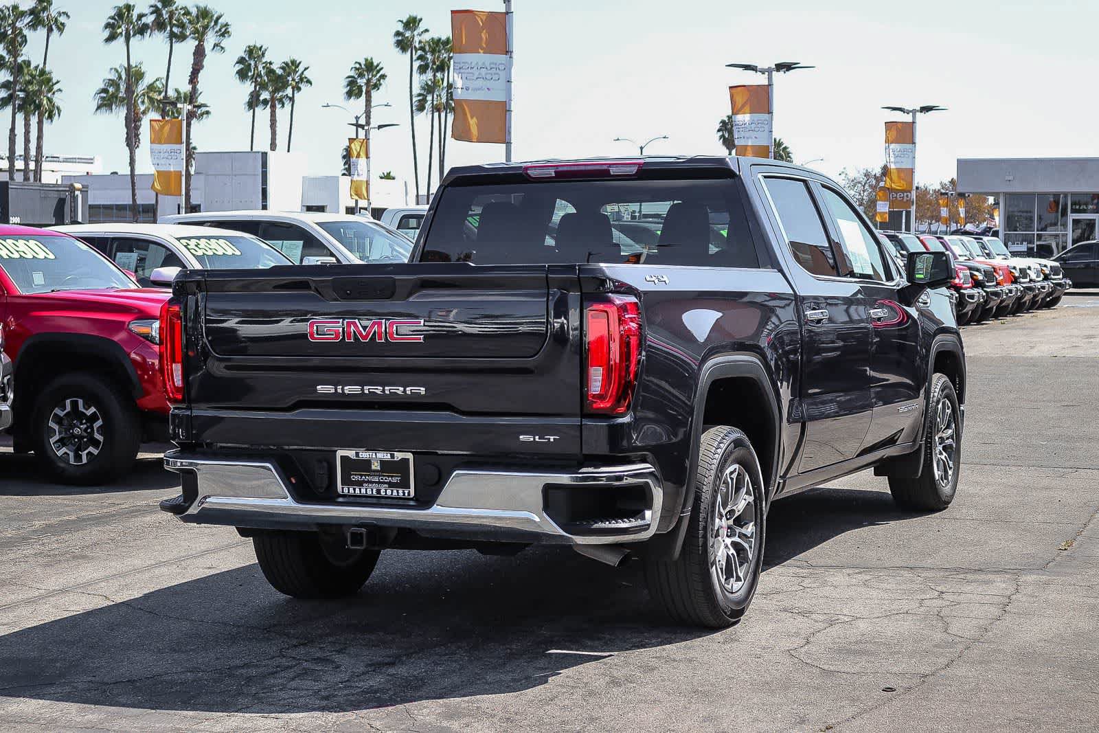 Used 2025 GMC Sierra 1500 SLT AWD/4WD image 4