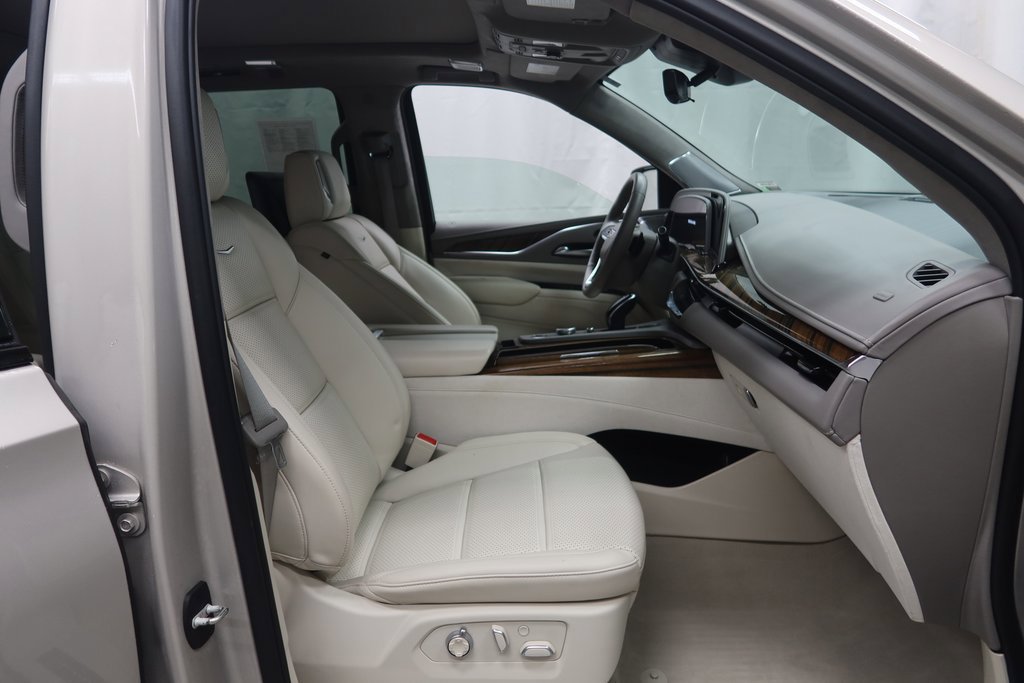 Used 2022 Cadillac Escalade Sport Platinum w/ LPO, ONYX Package AWD/4WD image 15