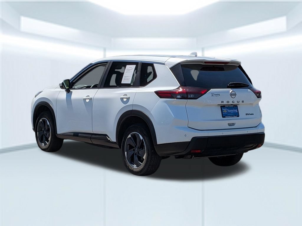 Used 2024 Nissan Rogue SV AWD/4WD image 3