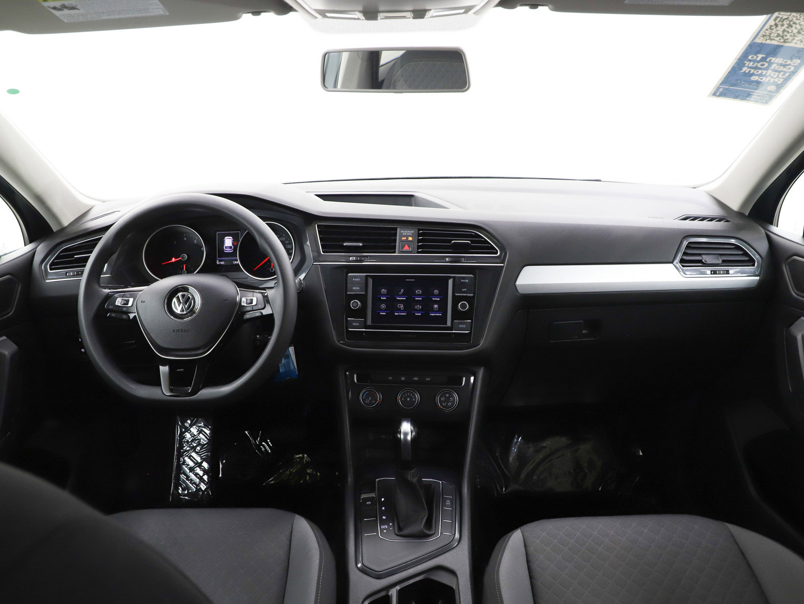 Used 2020 Volkswagen Tiguan S image 13