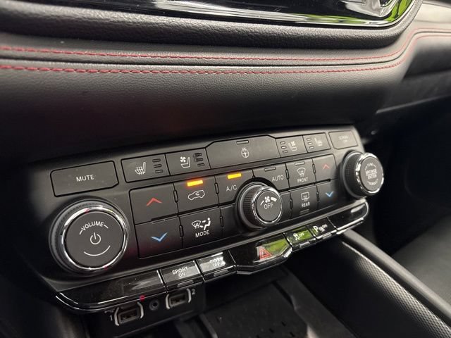 Used 2025 Dodge Durango R/T AWD/4WD image 42