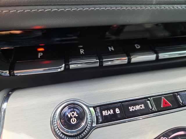 Used 2020 Lincoln Aviator Reserve w/ Equipment Group 201A AWD/4WD image 11