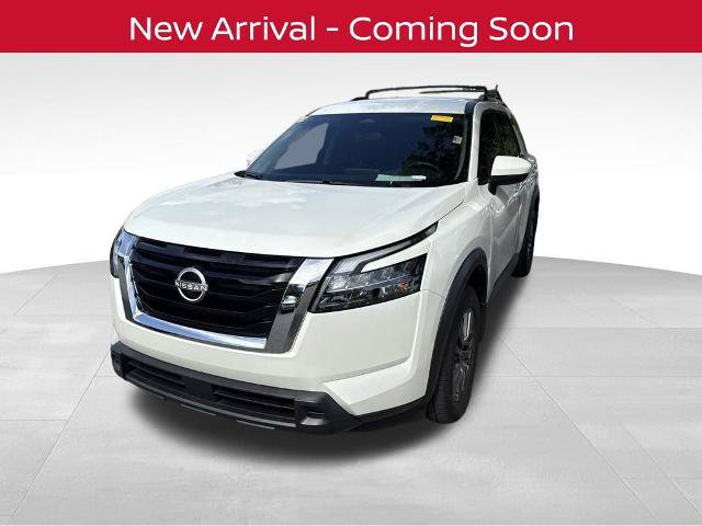 Certified 2024 Nissan Pathfinder SV FWD image 2