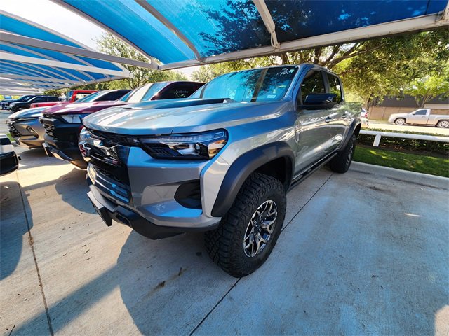 Used 2023 Chevrolet Colorado ZR2 w/ ZR2 Convenience Package III AWD/4WD image 3