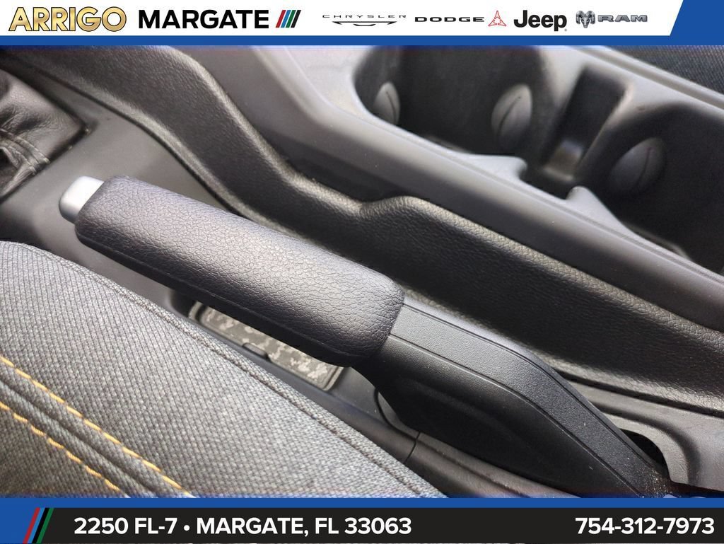 Used 2025 Jeep Wrangler Unlimited Sahara AWD/4WD image 25