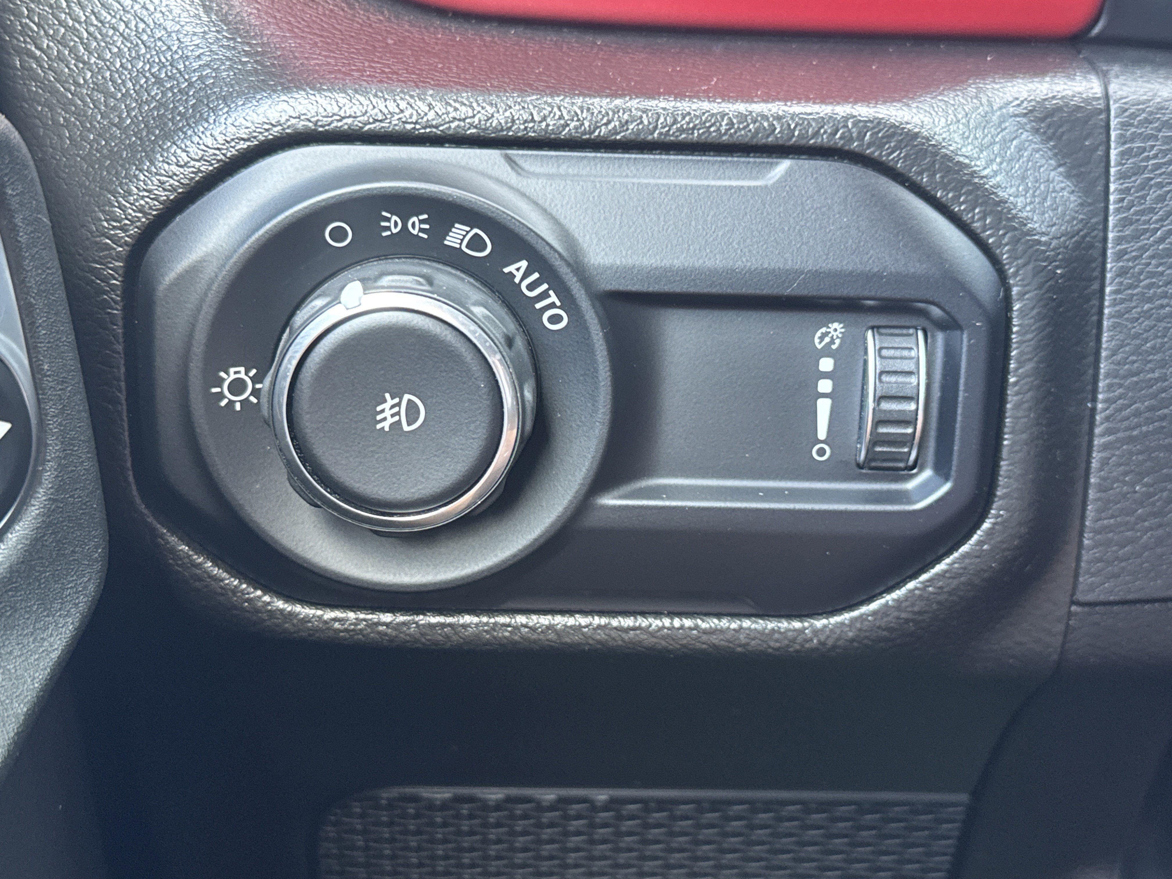 Used 2023 Jeep Wrangler Unlimited Rubicon AWD/4WD image 21