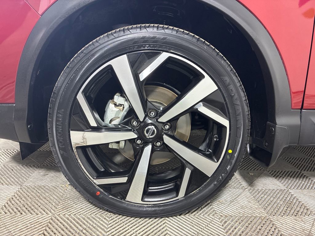 Used 2022 Nissan Rogue Sport SL w/ Premium Package image 6