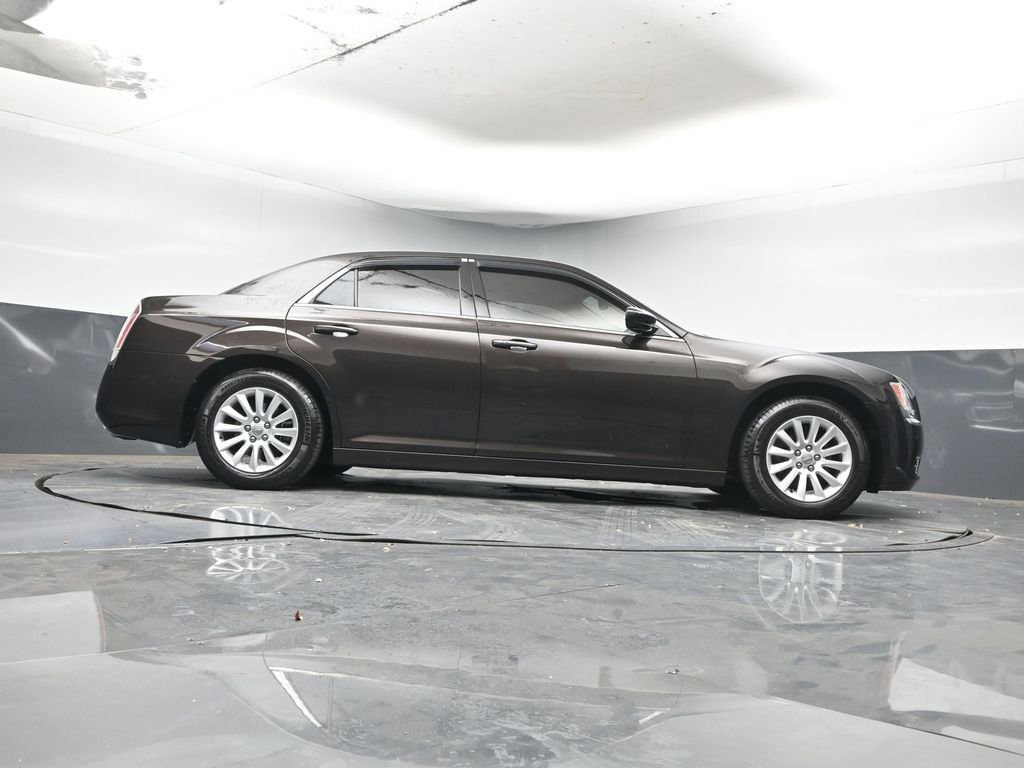 Used 2013 Chrysler 300 Base image 29