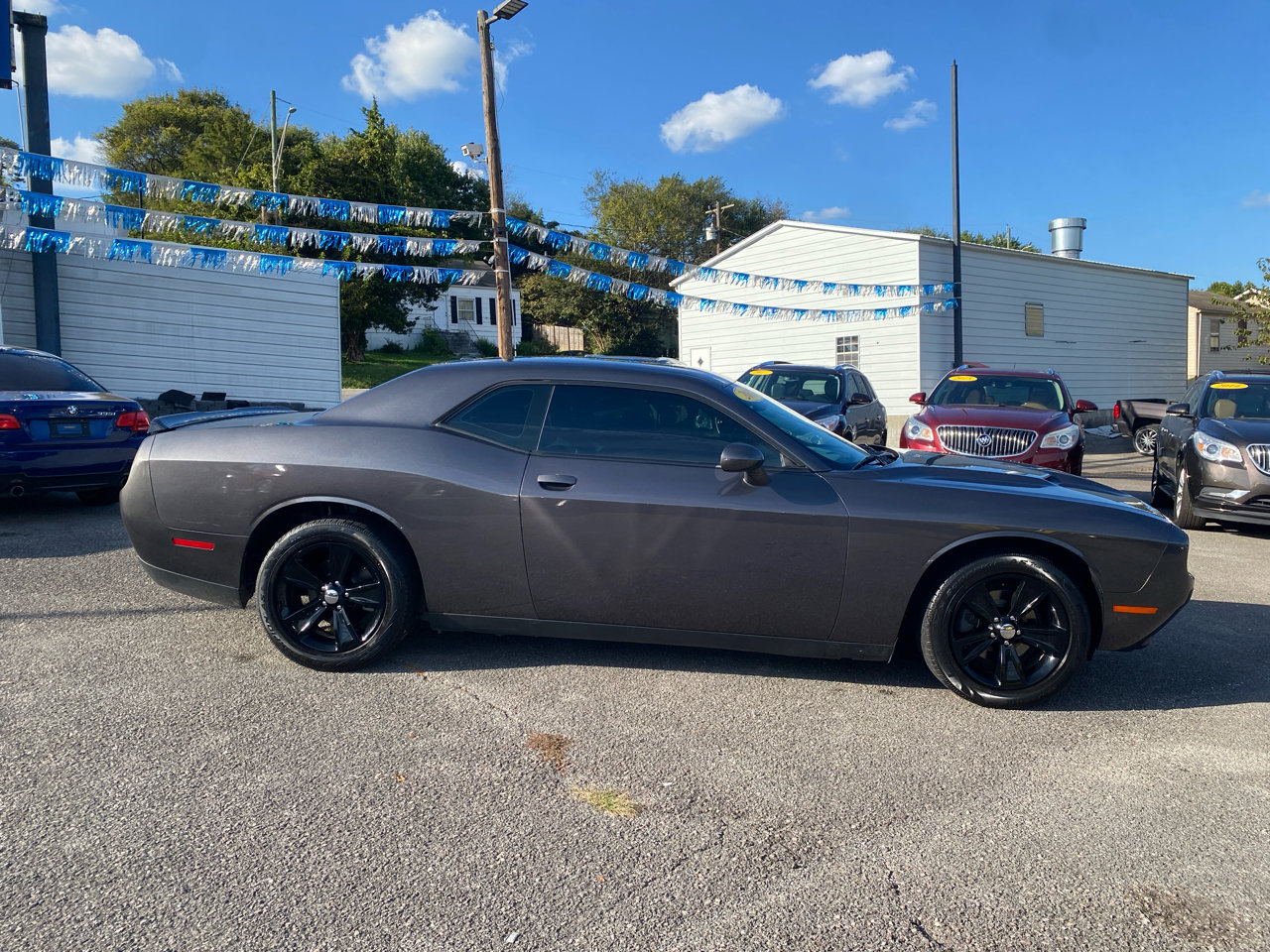 Used 2016 Dodge Challenger SXT image 8