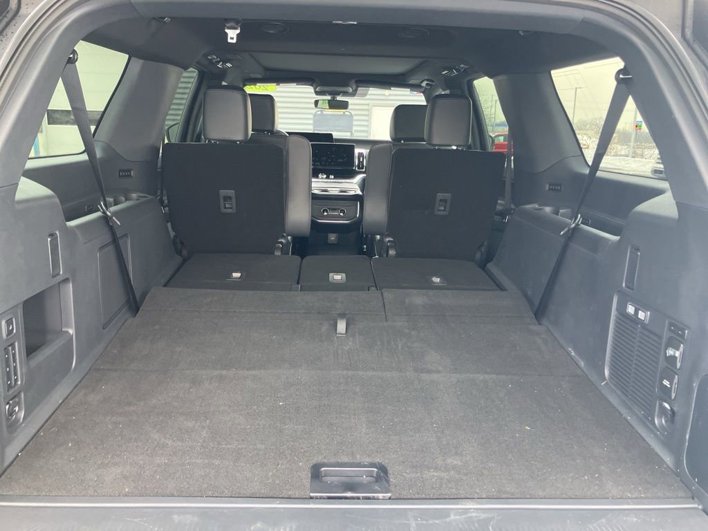 Used 2025 Ford Expedition Max Platinum w/ Stealth Performance Package image 31