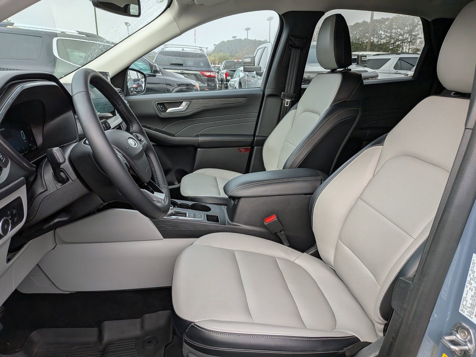 Certified 2025 Ford Escape Platinum image 23